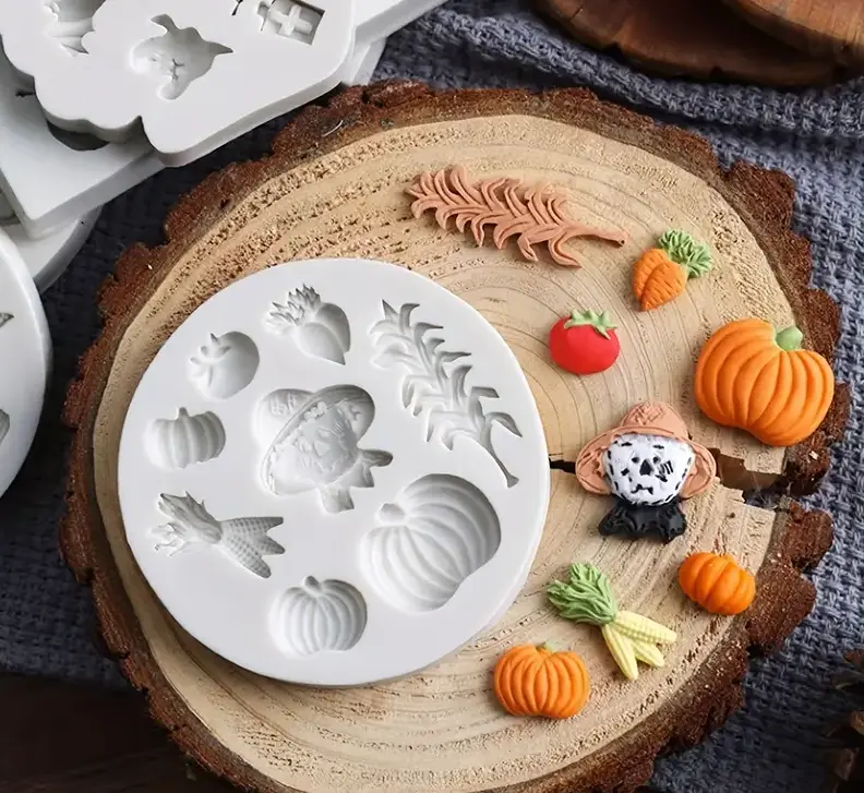Halloween Themed Silicone Fondant Molds,Pumpkin Head,Scarecrow,Insect Shaped Mold For Festival Gift,1pc