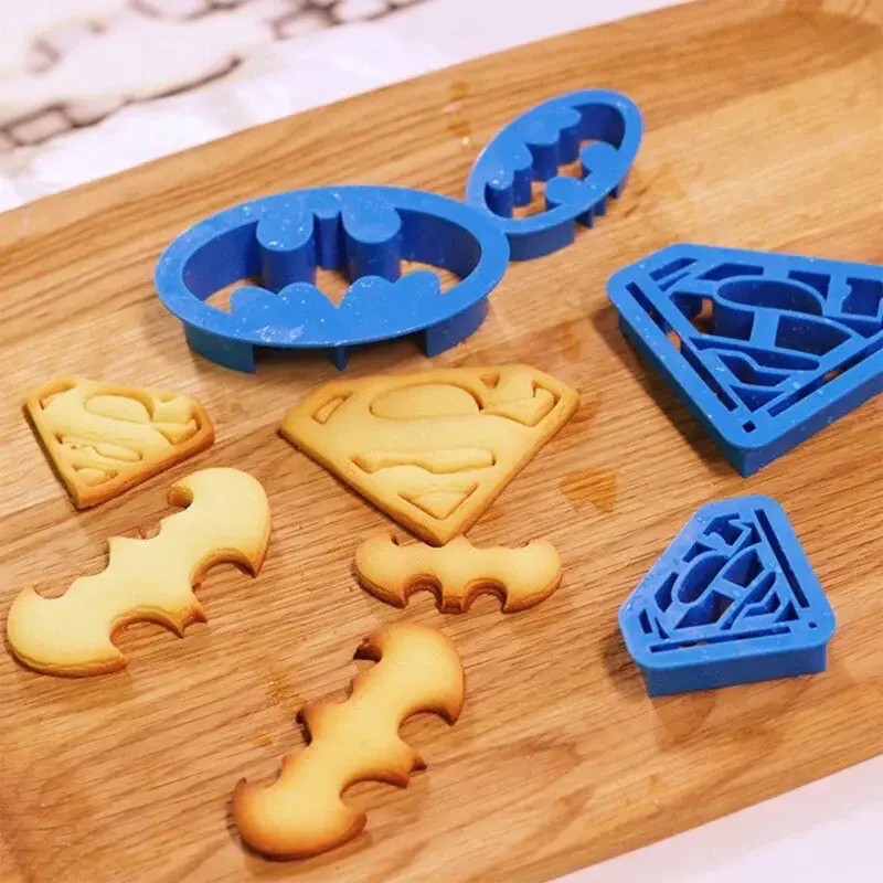 4/piece Superhero Cookie Cutter Set