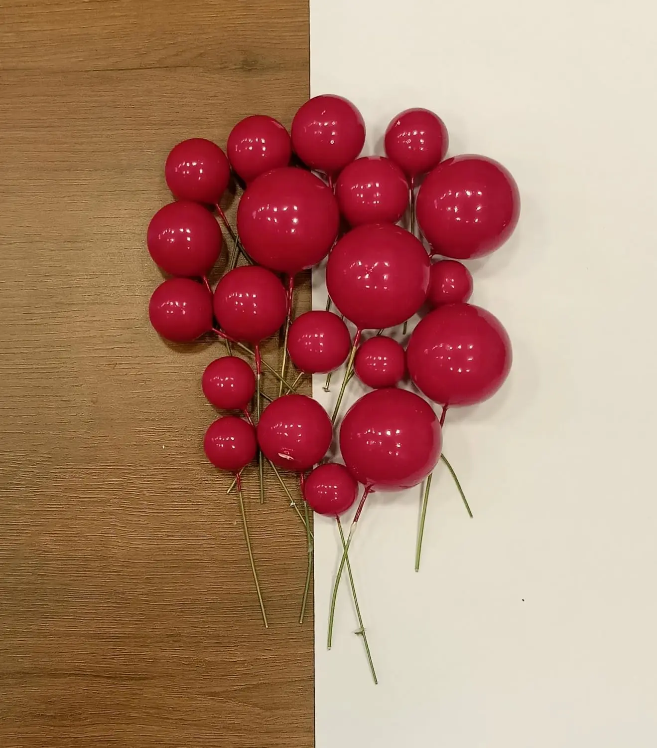 20 pcs Red round mixed sizes faux balls