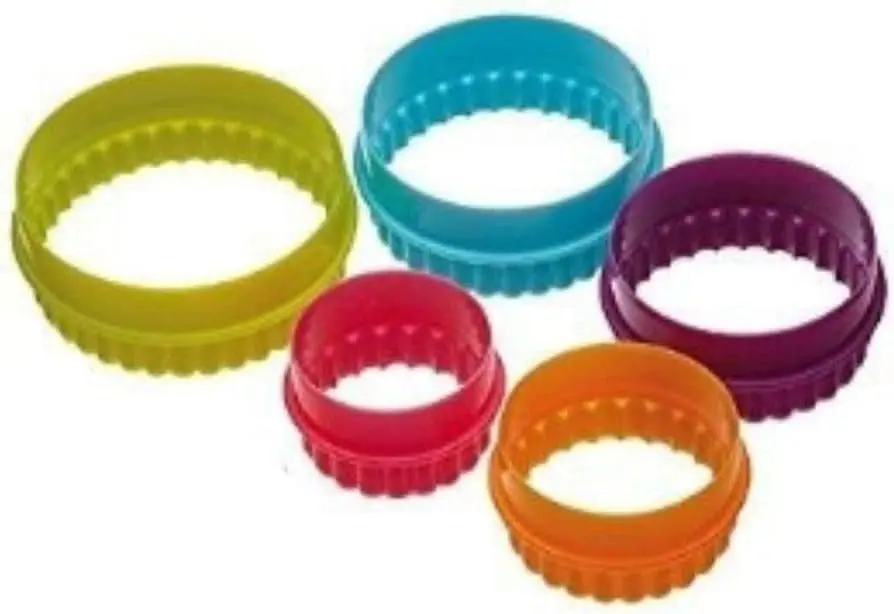 Cake Decor Plastic 5 pcs Round Shaped Plastic Cookie Biscuit Pastry Fondant and Cake Cutter