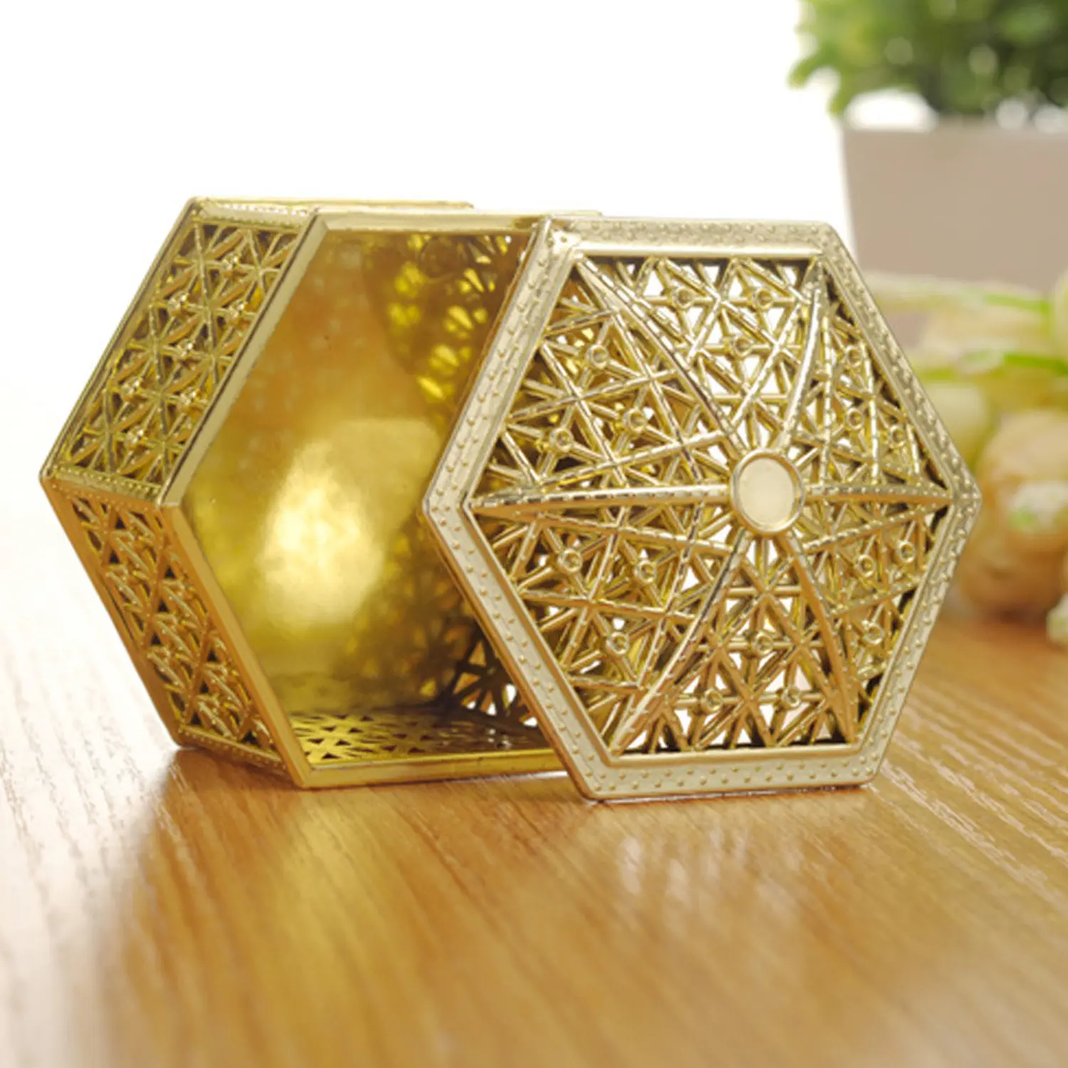 1 pcs Biodegradable Simple polymer Candy Boxes Plastic Wedding Favor Boxes Candy Jars Candy Storage Boxes Gift Boxes for Wedding Baby Shower Christmas Birthday Party,Gold Supplier