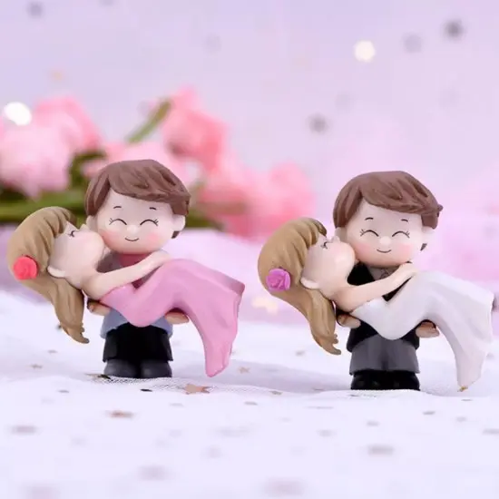 Romantic Couple Miniature Figurines (Style 2)