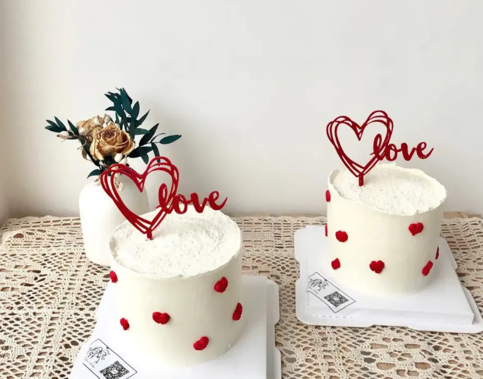 1 pcs red heart love cake topper