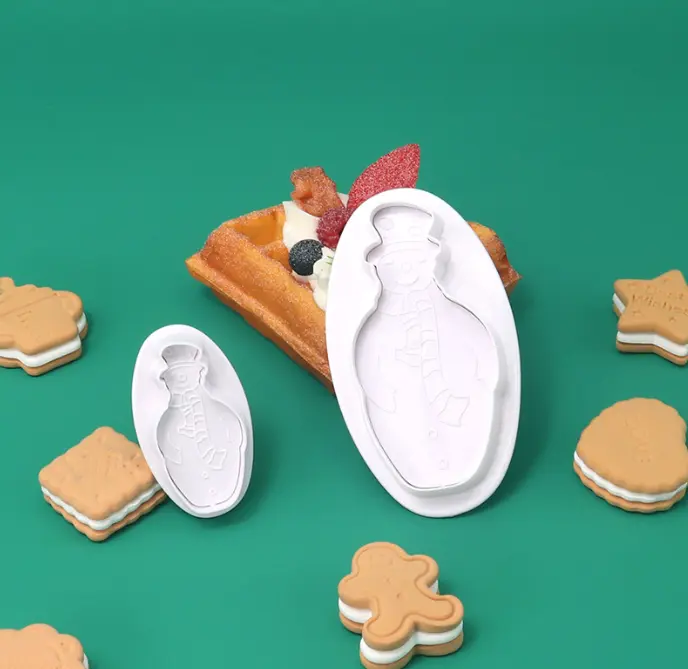 2 pcs Christmas snowman cookie plunger set
