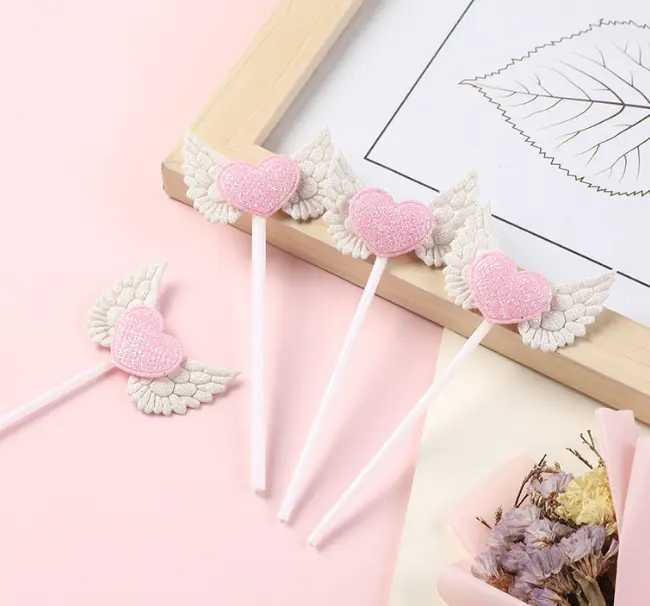 4 pcs heart with wings topper set