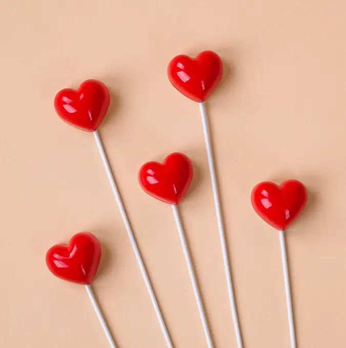 5 pcs resin heart Valentine Day cake topper