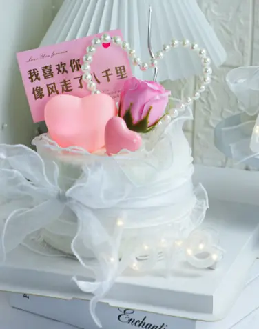 1 pcs pearl heart shaped cake topper
