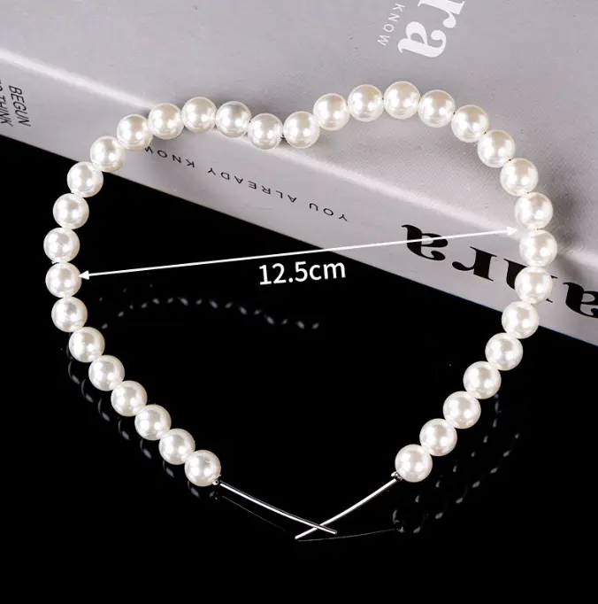 1 pcs pearl heart shaped cake topper