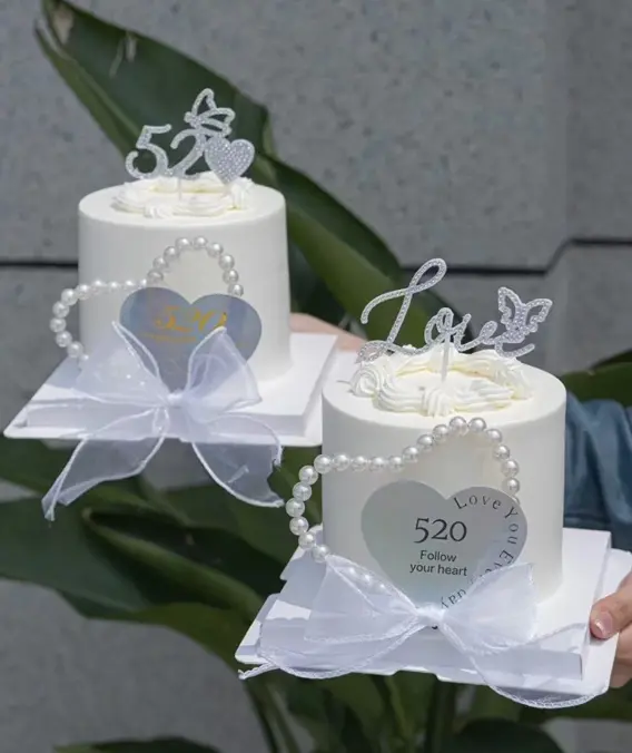 1 pcs pearl heart shaped cake topper