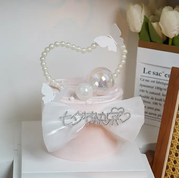 1 pcs pearl heart shaped cake topper