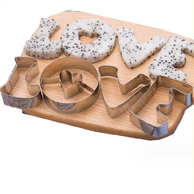 4pcs Love Cookie Cutter plunger set