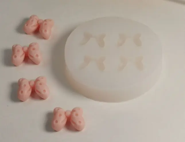 4 cavity polka bows silicone mould