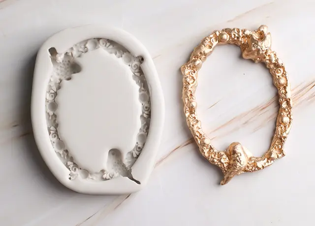 Oval frame with birds silicone mould