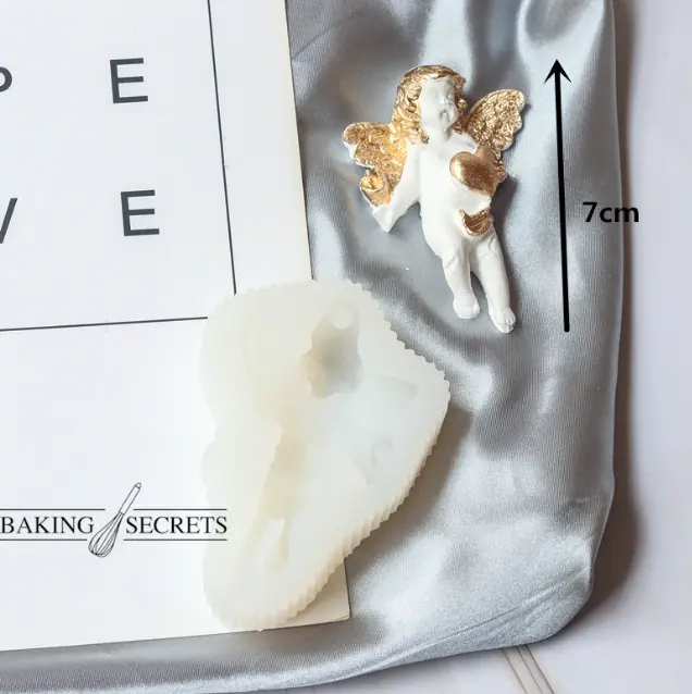 Cute 3D Angel with wings holding heart silicone mould