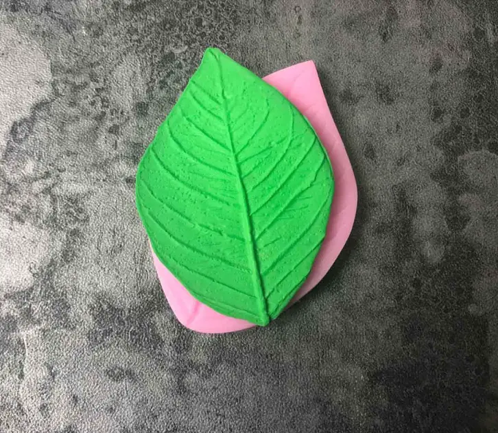 Large leaf veiner style 3