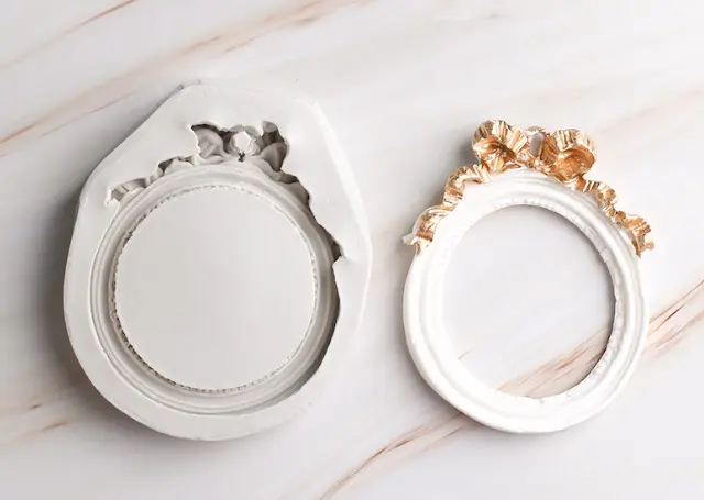 Large Circle Frame with Bow Ribbon silicone mould