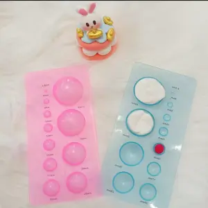 Semi-circular spherical doll back head moUld