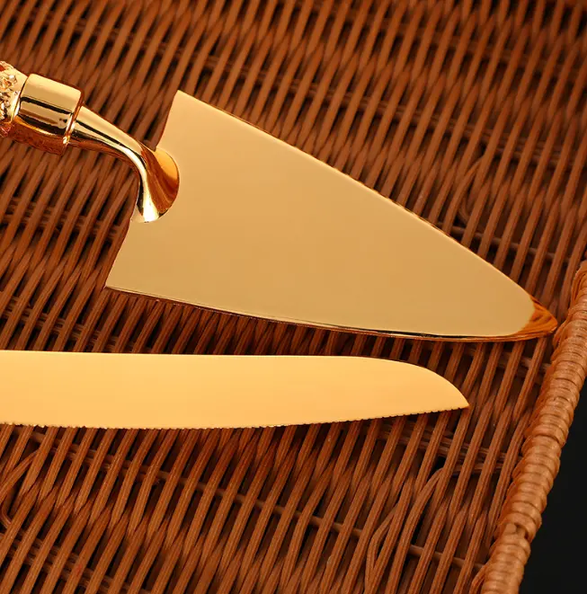2 pcs Vintage Engraved Cake knife set