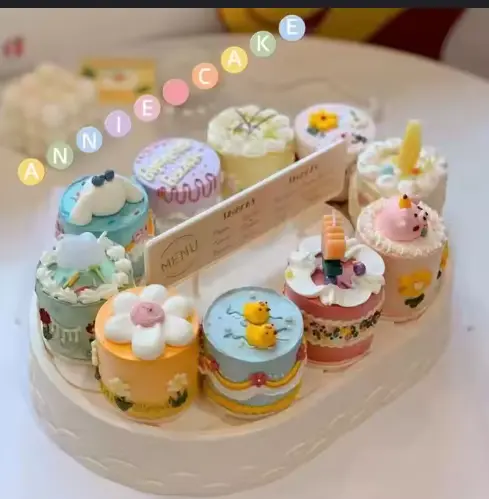 Rotating Cupcake Stand