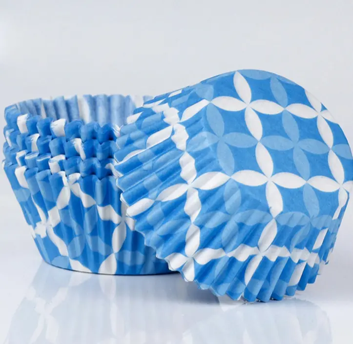 100 pcs Blue and white Flower theme Cake Cups / Muffin Cups