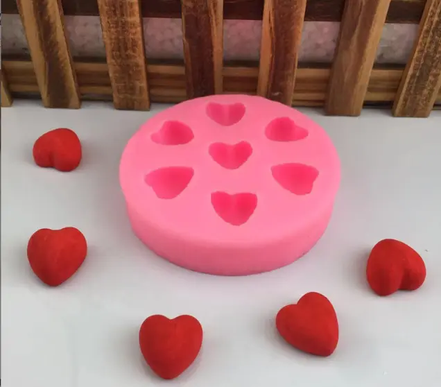 7 cavity 3D mini heart silicone mould