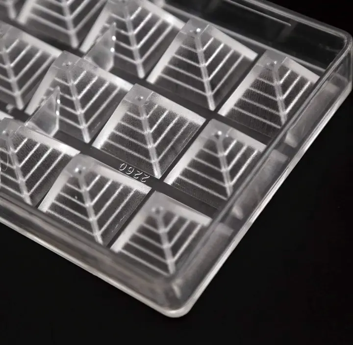 21 Cavity Pyramid Shape Polycarbonate Chocolate Mould