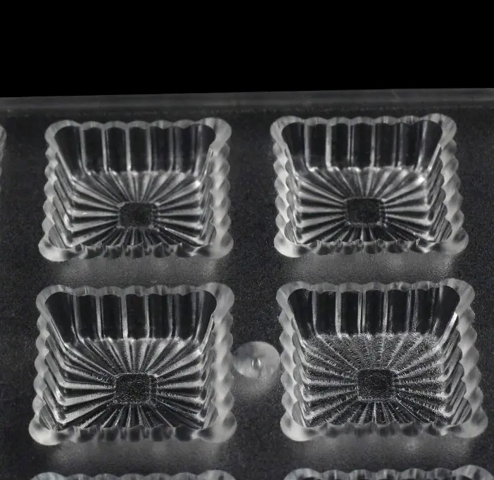 18 Cavity Fluted Square Polycarbonate Chocolate Mould