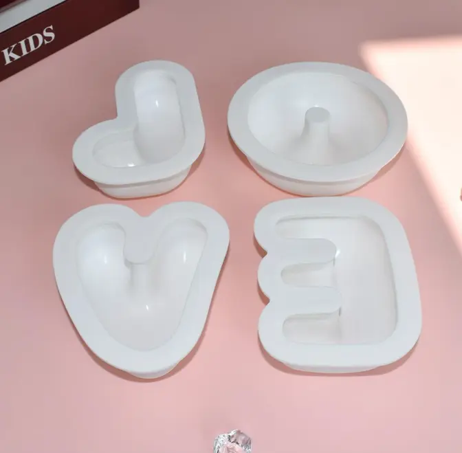 4 pcs Love Shape Nonstick Baking Silicone Mould
