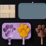 2 cavity paw design cakesicle mould with lid cover plus 50 wooden sticks