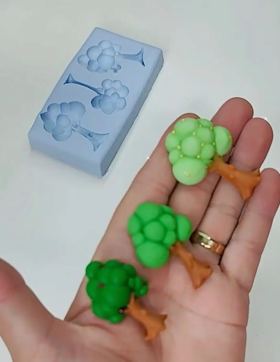 3 cavity tree silicone mould