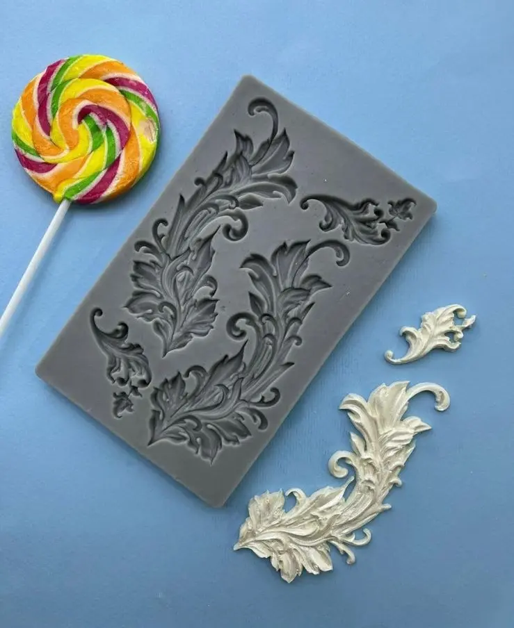 Large classic boarder silicone Mould