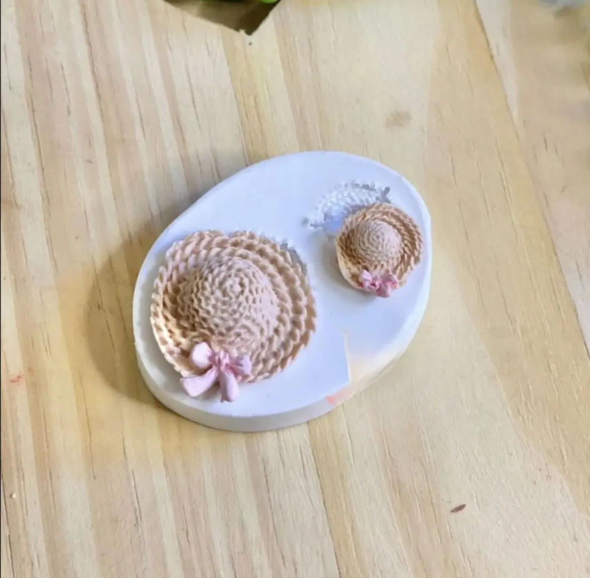 2 Cavity Vintage Lady Hat silicone mould