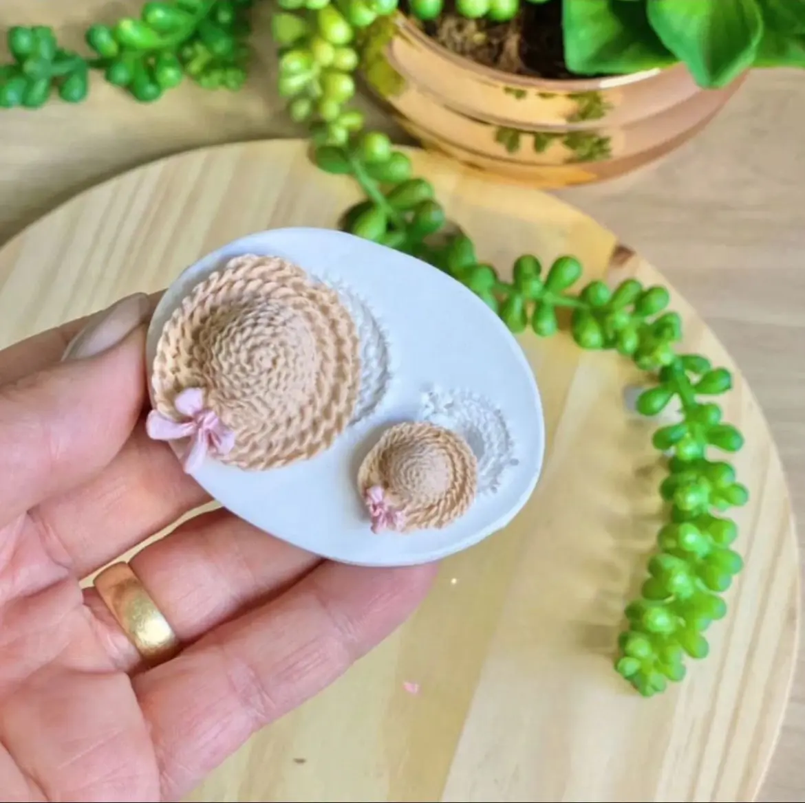 2 Cavity Vintage Lady Hat silicone mould