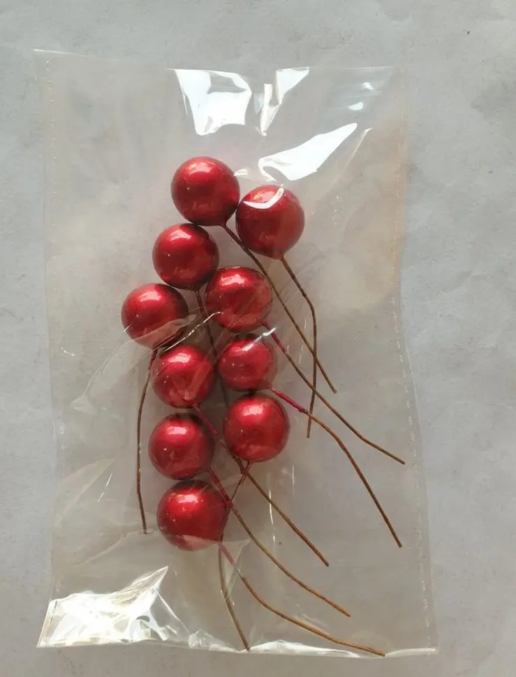 10 pcs Metallic Red round 1 cm diameter faux balls